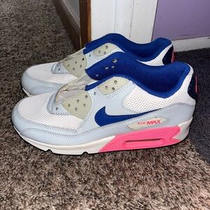 Nike Athletic Shoes - Sleek Design with Superior Comfort